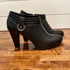 Chaps 4” Black Zip up booties Size 10B